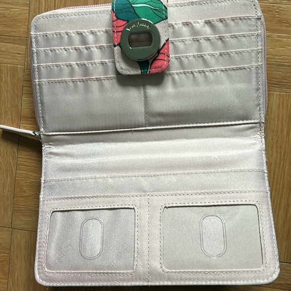 Vera Bradley floral wallet. - Picture 5 of 7